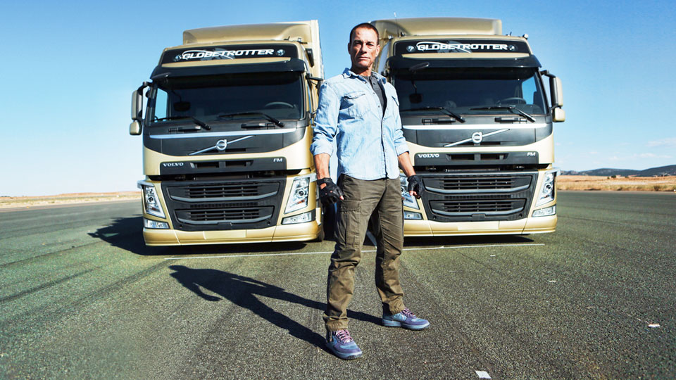Jean-Claude Van Damme in Volvo Trucks stunt