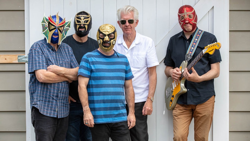 Nick Lowe and Los Staitjackets