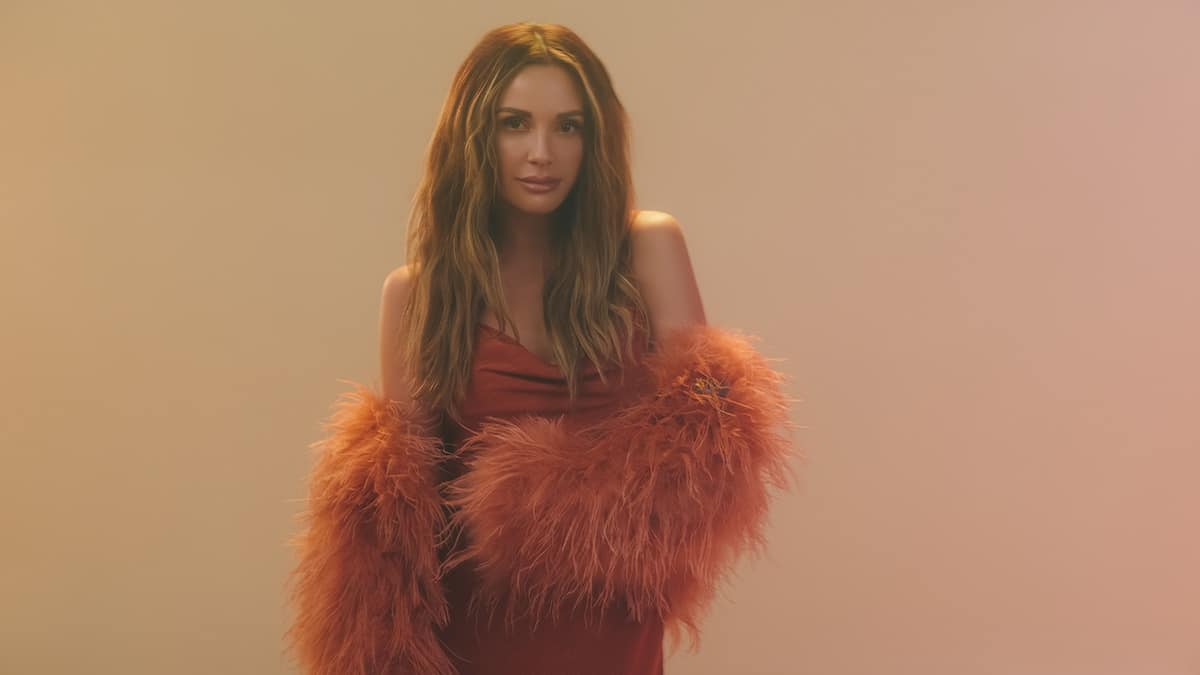 Carly Pearce confirms UK dates for 2025 'hummingbird' tour